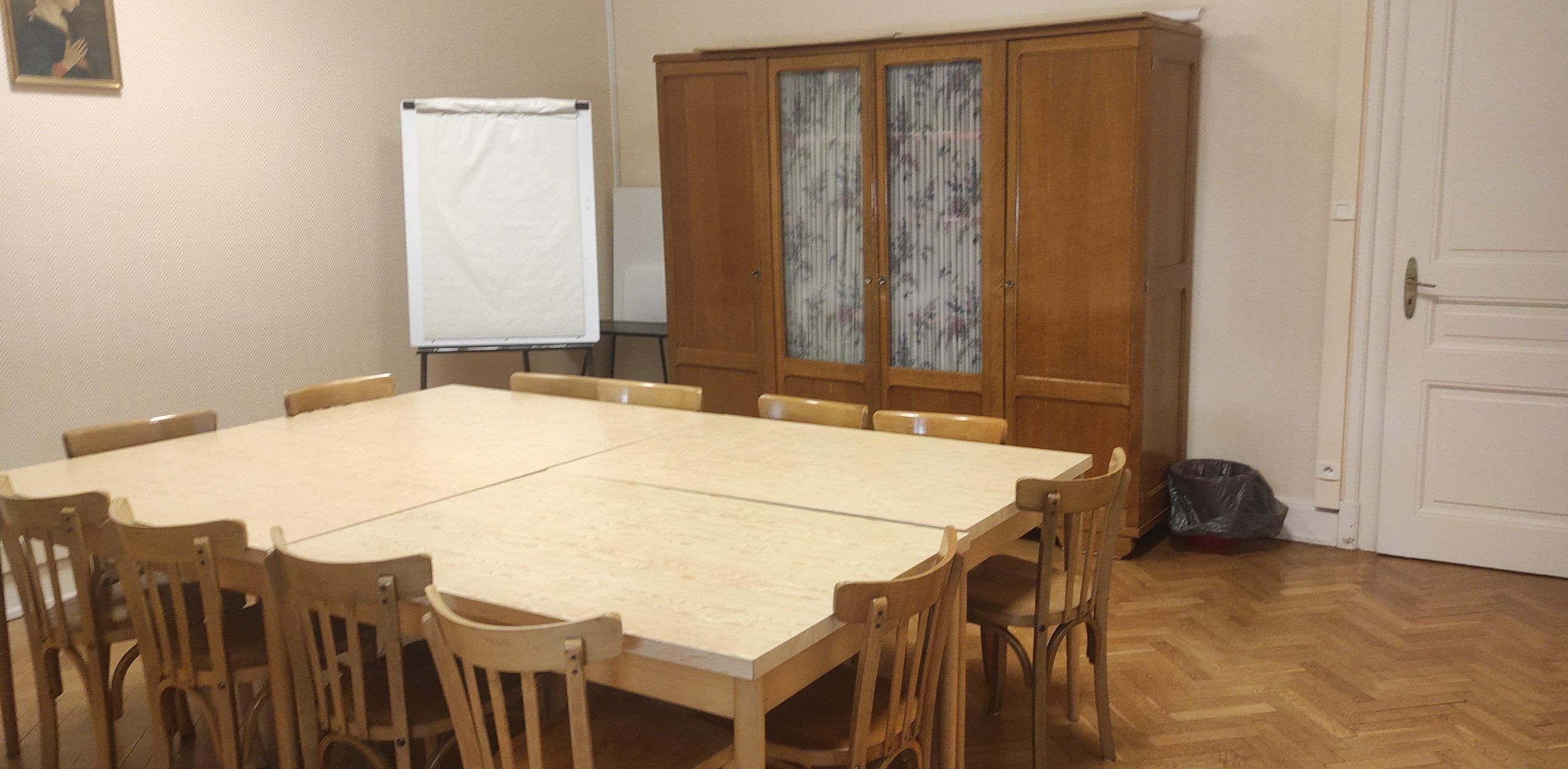 image salle grand bureau